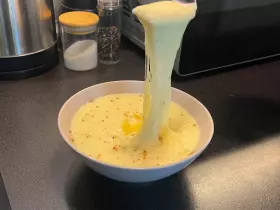 Сырное картофельное пюре (тянущийся гарнир Алиго)