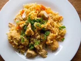 Быстрый плов с курицей