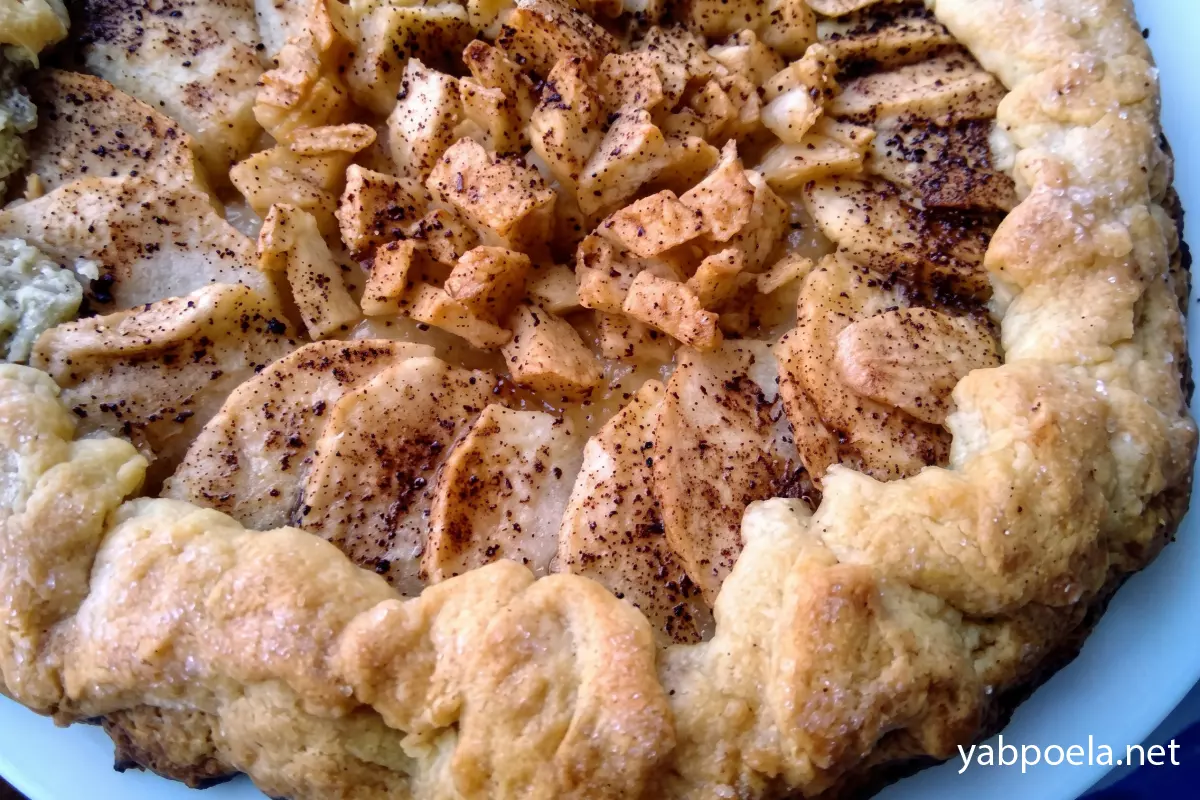 Галета с яблоками и корицей