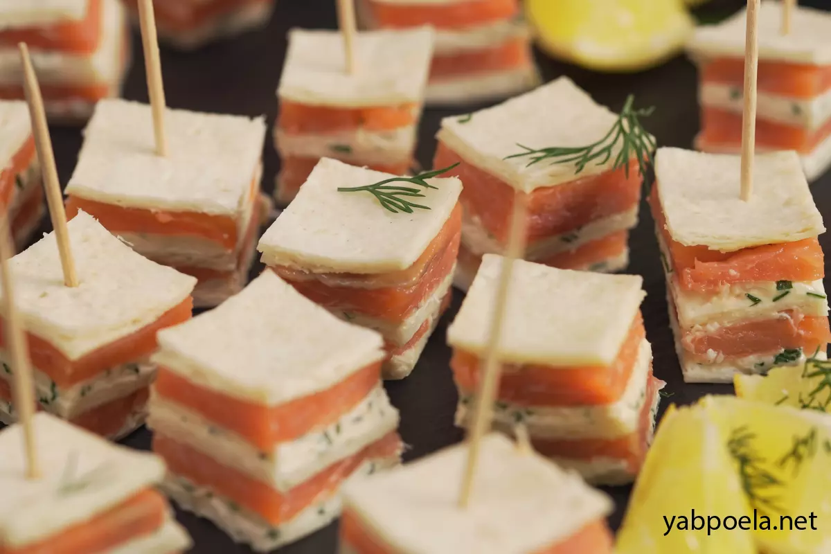 Канапе с лососем и сыром