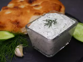 Соус дзадзики (цацики)
